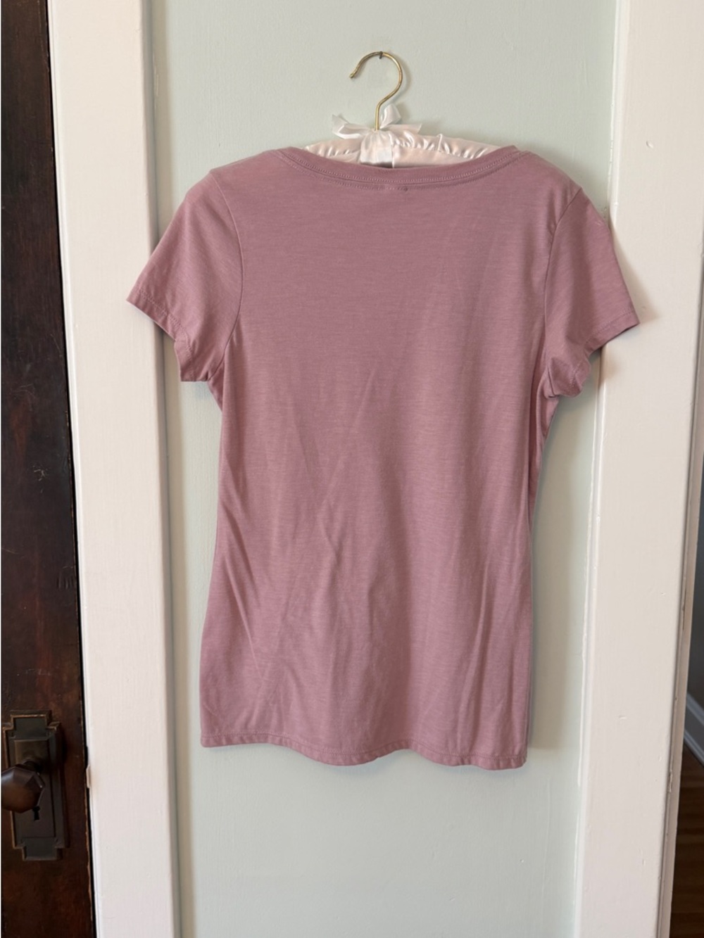 Women's Dog Graphic V-Neck T-Shirt - Dusty Mauve #0112 - Picture 2 of 6